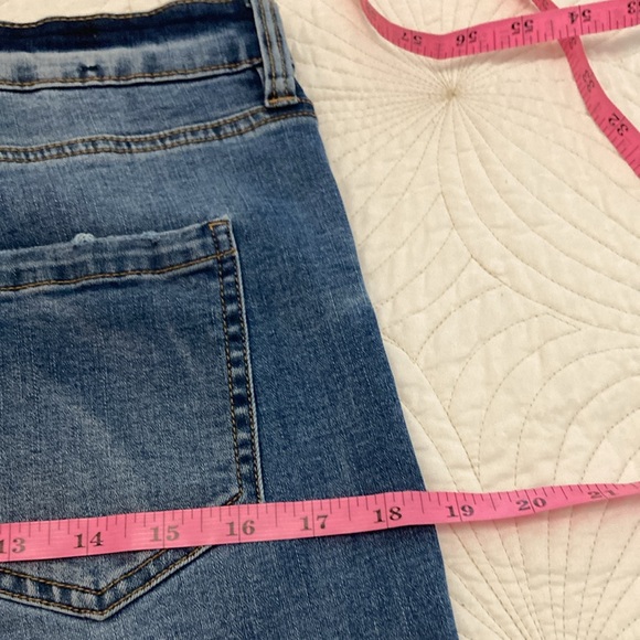 HOST PICK DD77 Super High Rise Cropped Jeans - Picture 8 of 11